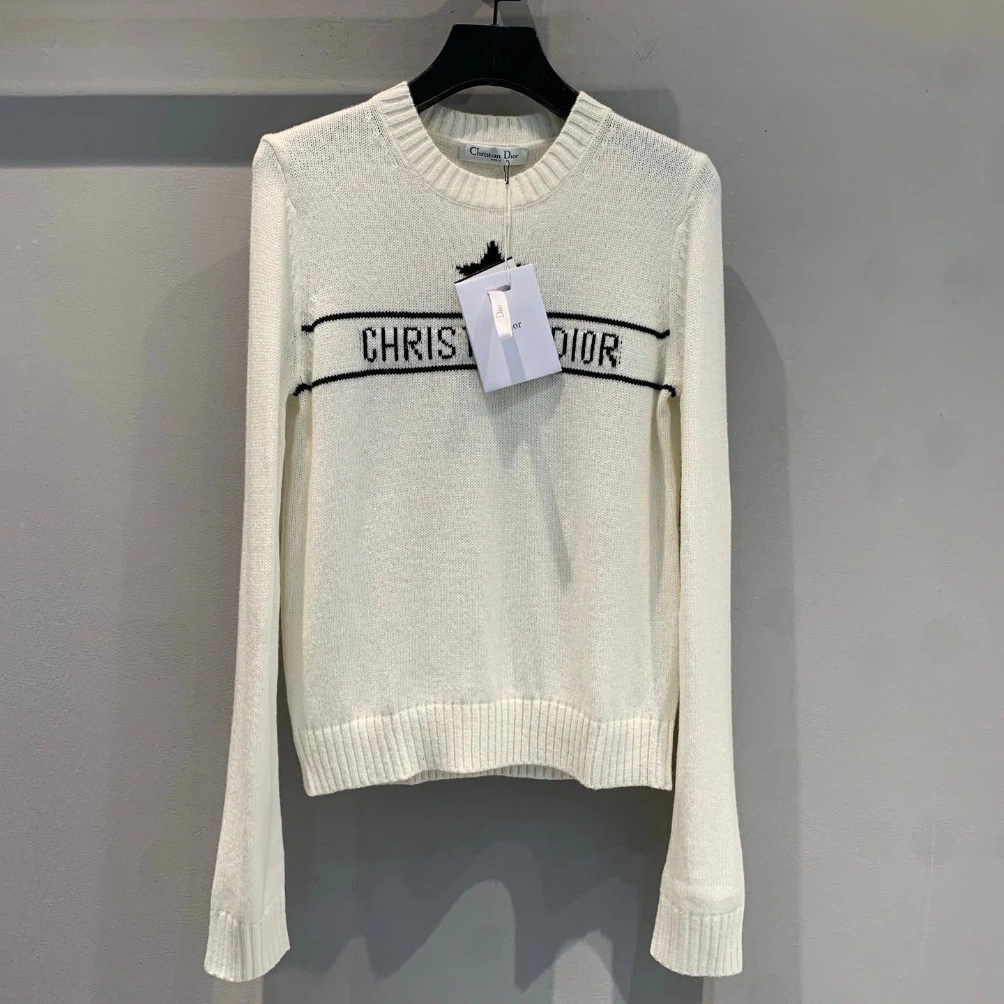 DIOR