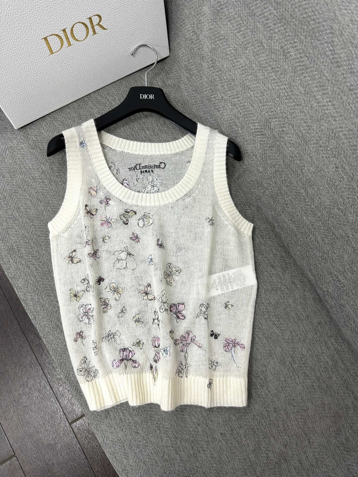 DIOR
