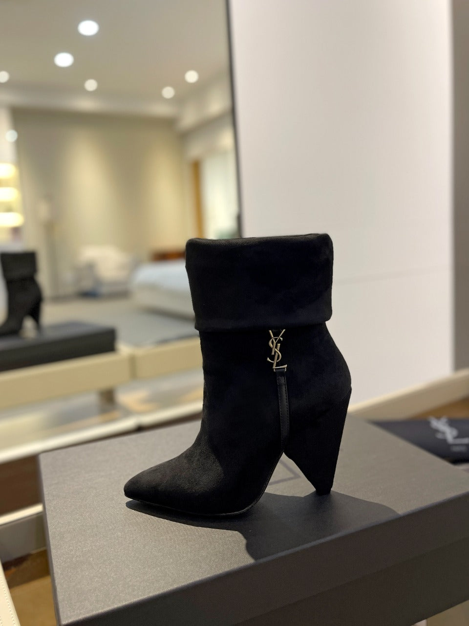 Saint Laurent