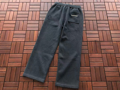 CH🔥OM🔥 HE🔥RTS TROUSERS