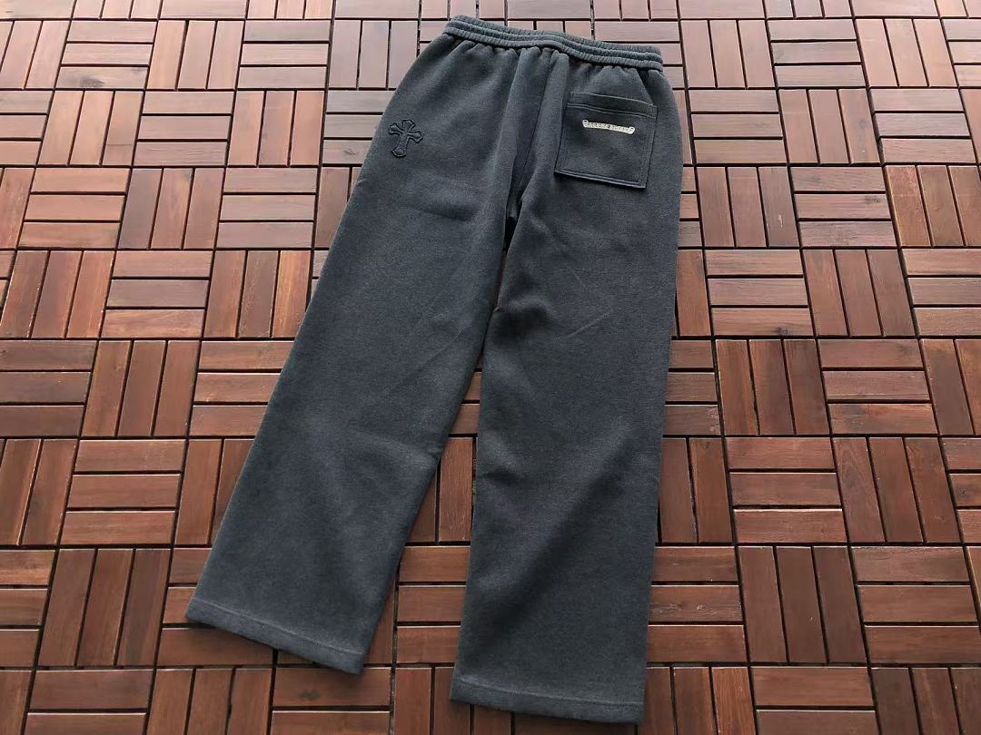 CH🔥OM🔥 HE🔥RTS TROUSERS