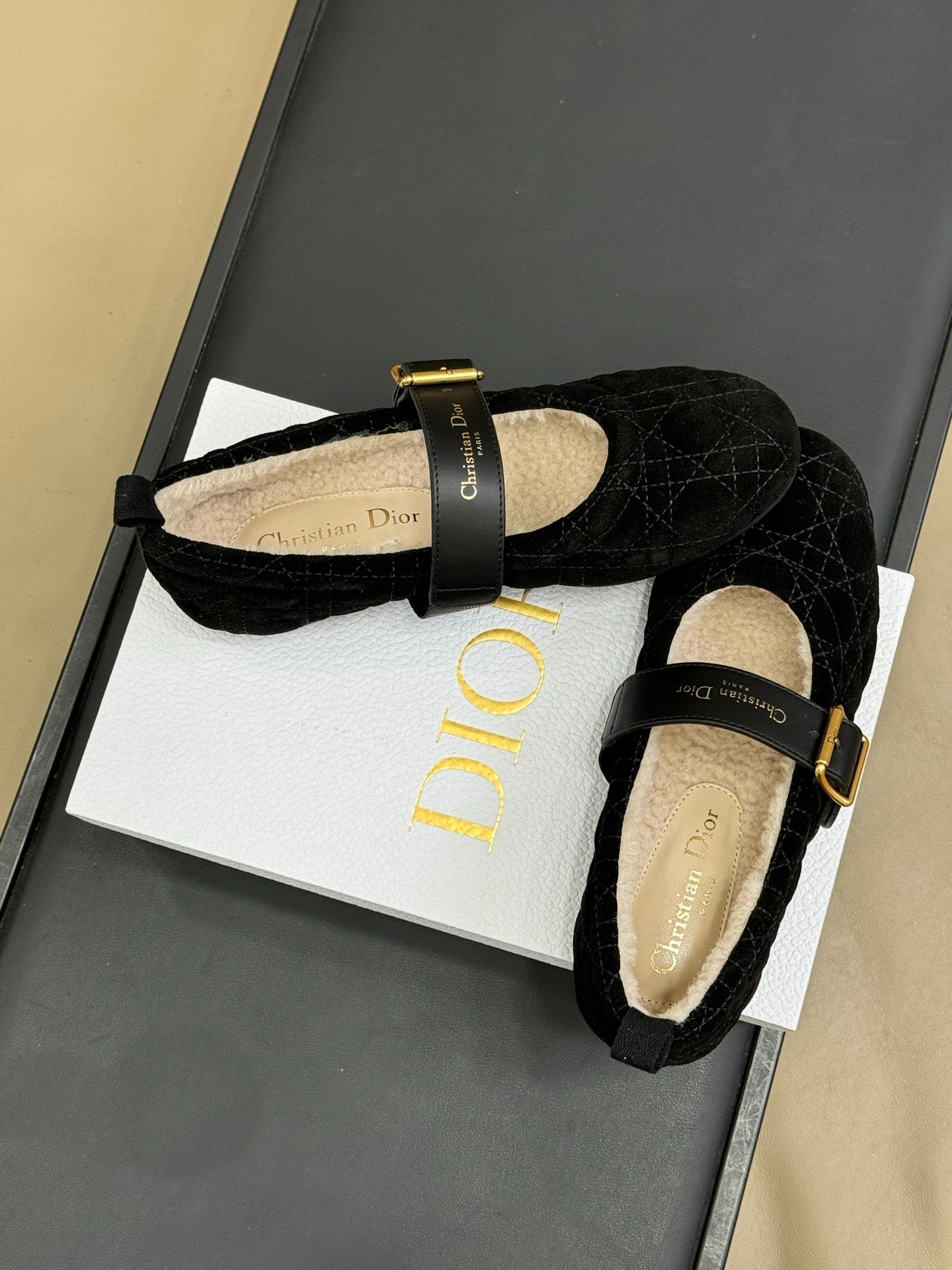 DIOR
