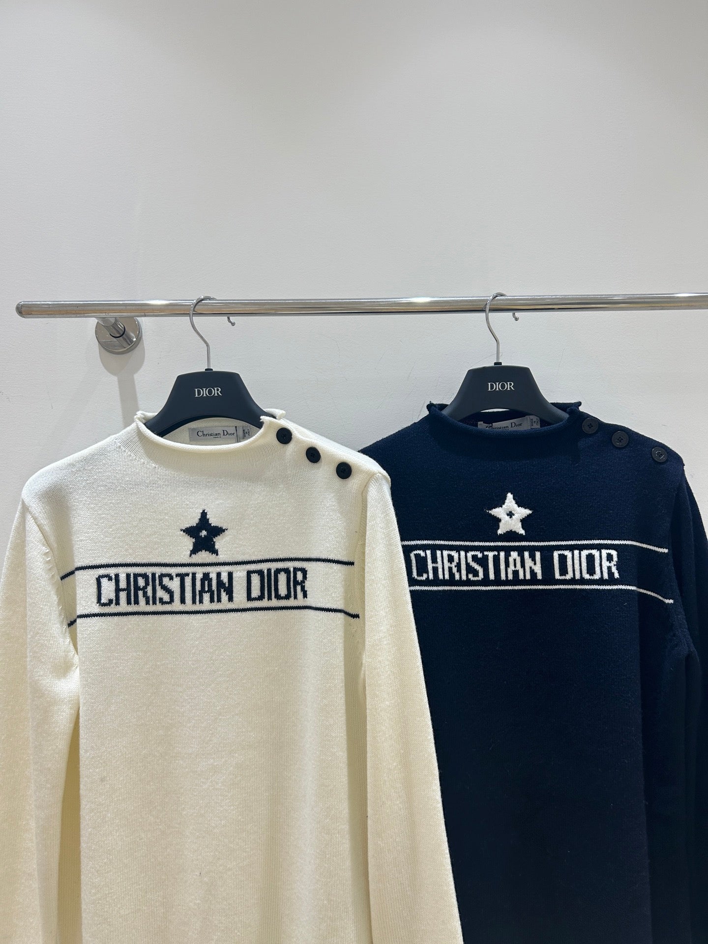 DIOR