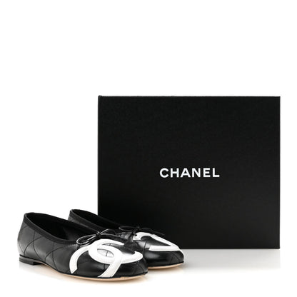 Lambskin Quilted CC Cambon Ballet Flats 36 Black White