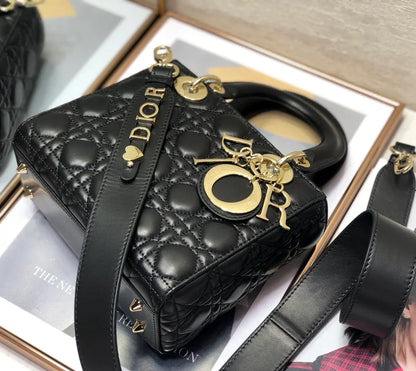DIOR