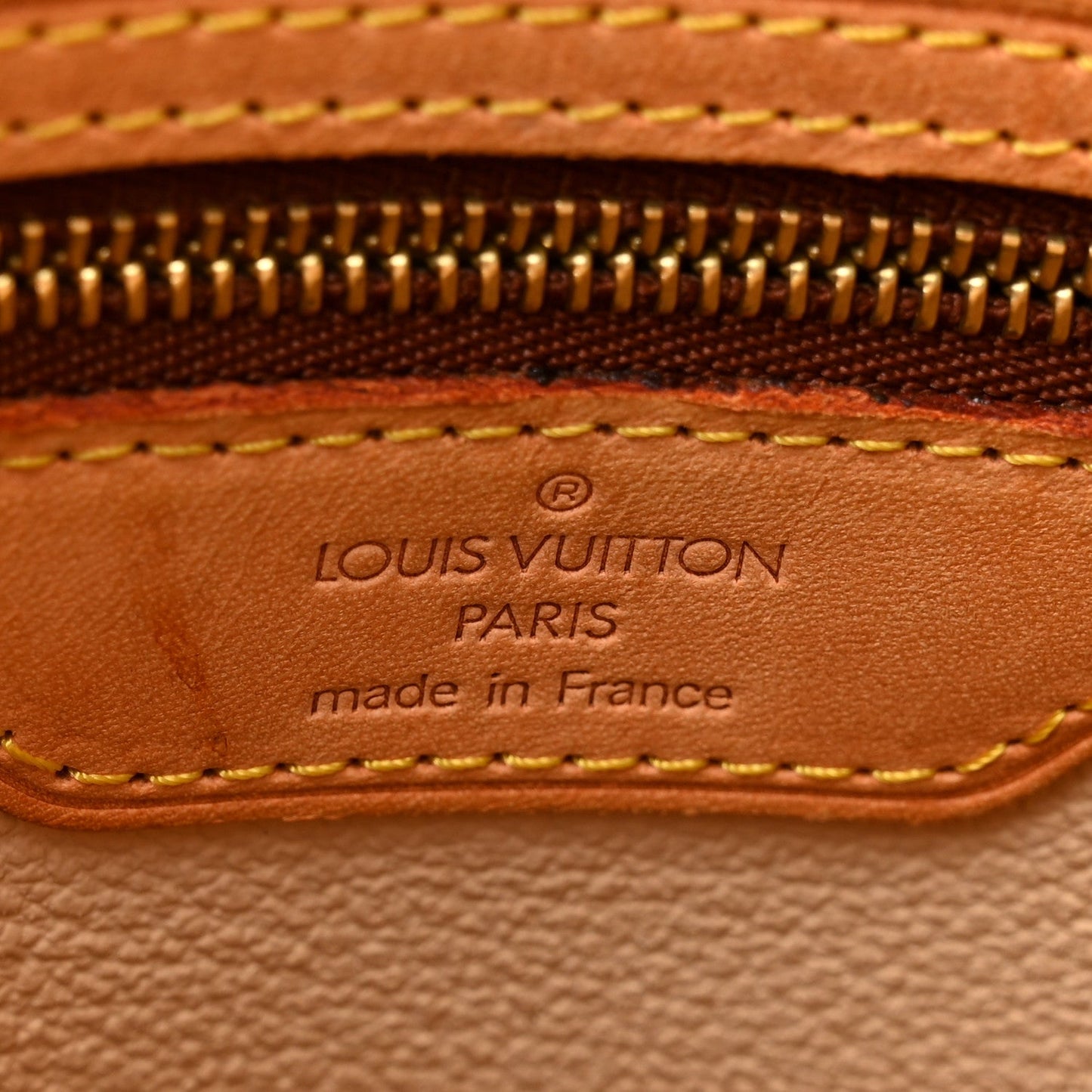 Monogram Petit Bucket 23