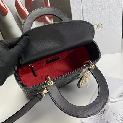DIOR