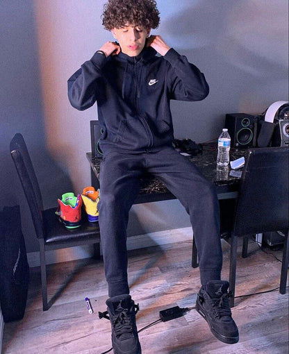 JORDAN 4 Retro Black Cat