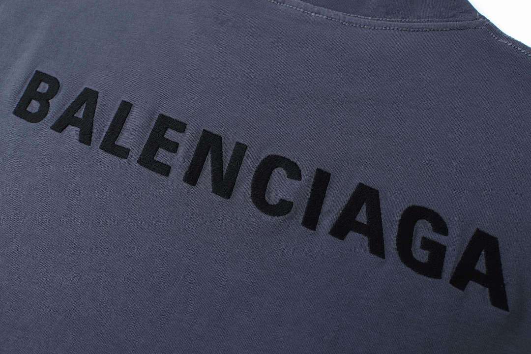 CAMISETA BALENÇIAGA - 11