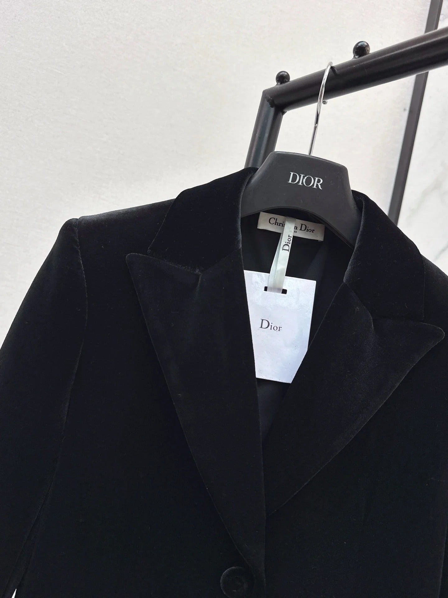 DIOR