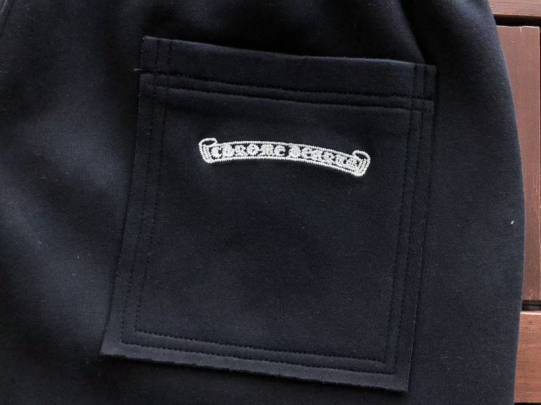 CH🔥OM🔥 HE🔥RTS TROUSERS