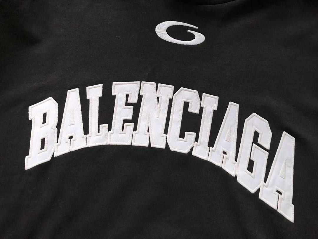 B🔥L🔥🔥🔥IA🔥A HOODIE