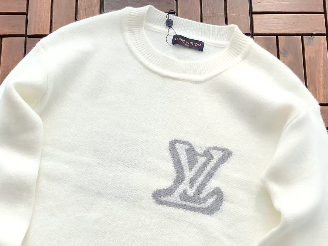 L🔥SWEATER