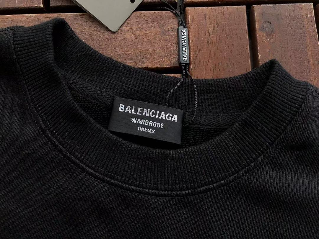 B🔥L🔥🔥🔥IA🔥A SWEATER