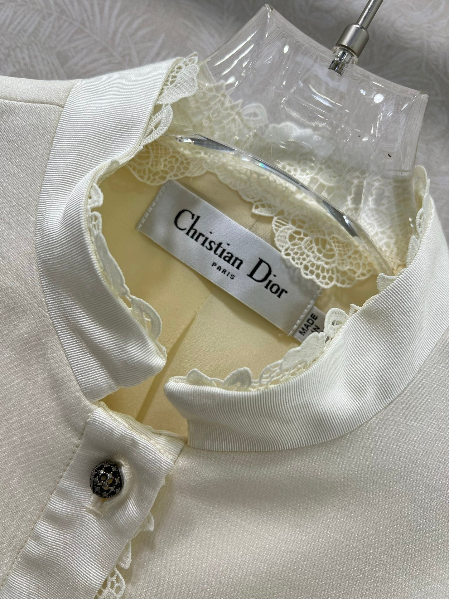 DIOR