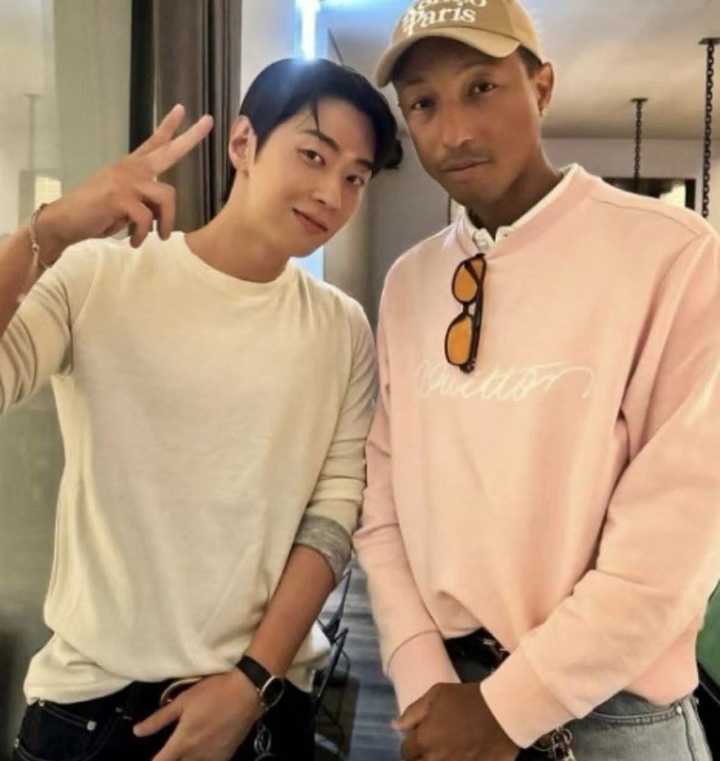 L🔥SWEATER