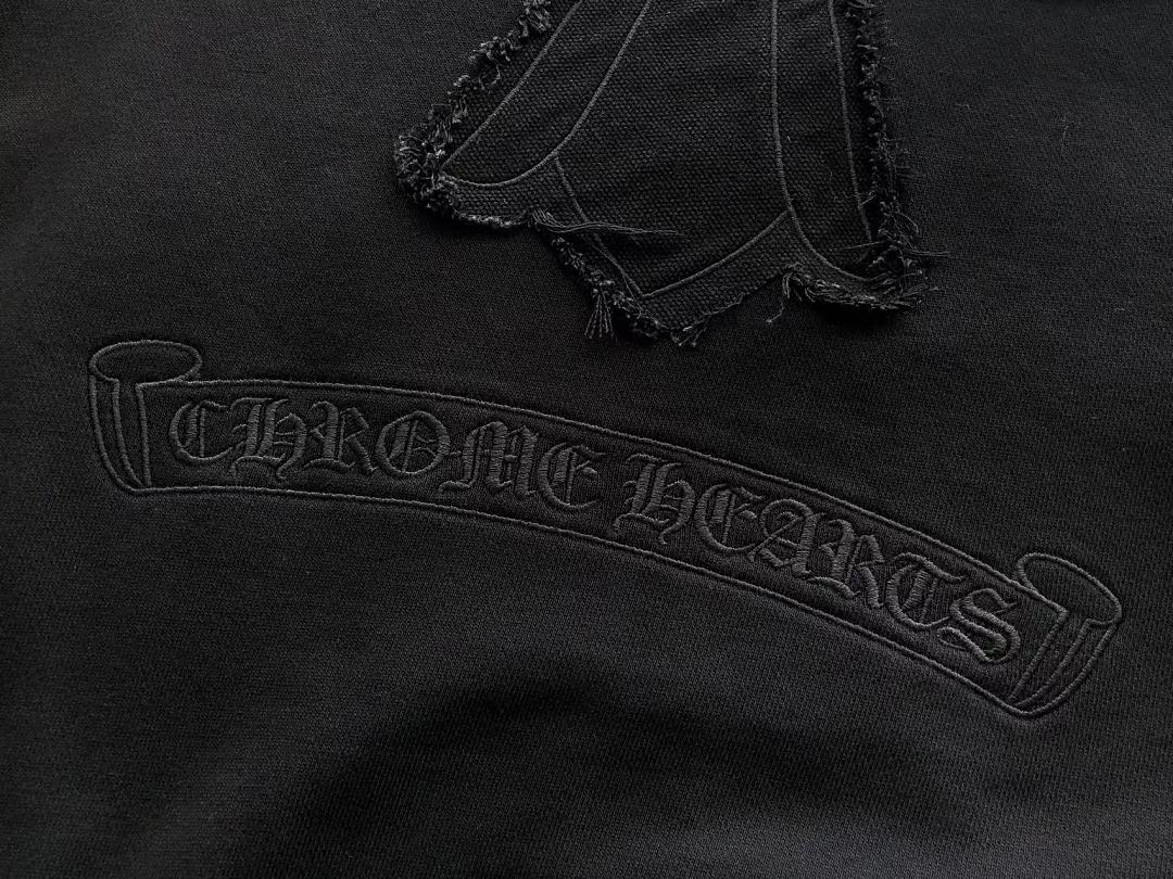 CH🔥OM🔥 HE🔥RTS HOODIE