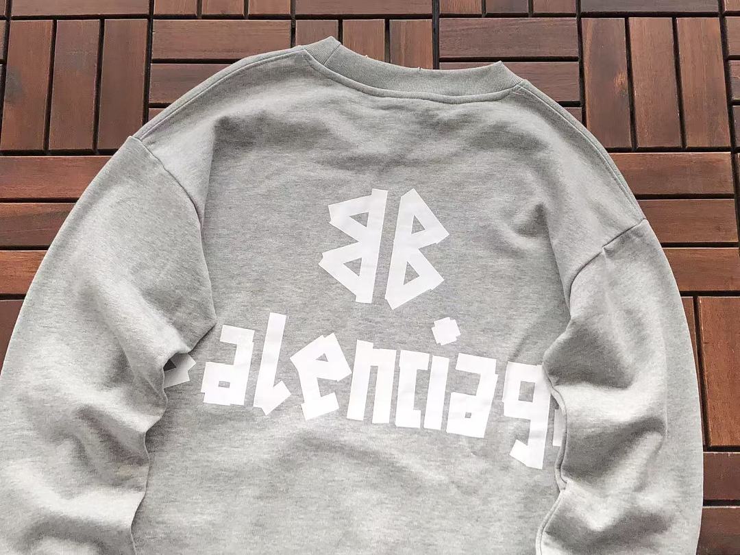 B🔥L🔥🔥🔥IA🔥A SWEATER