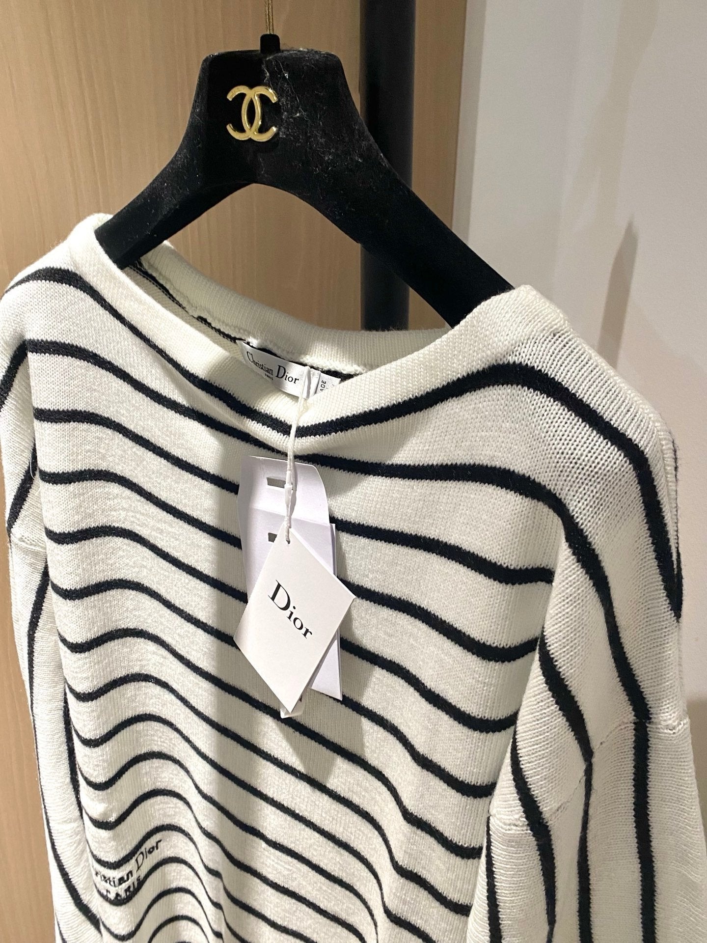 DIOR