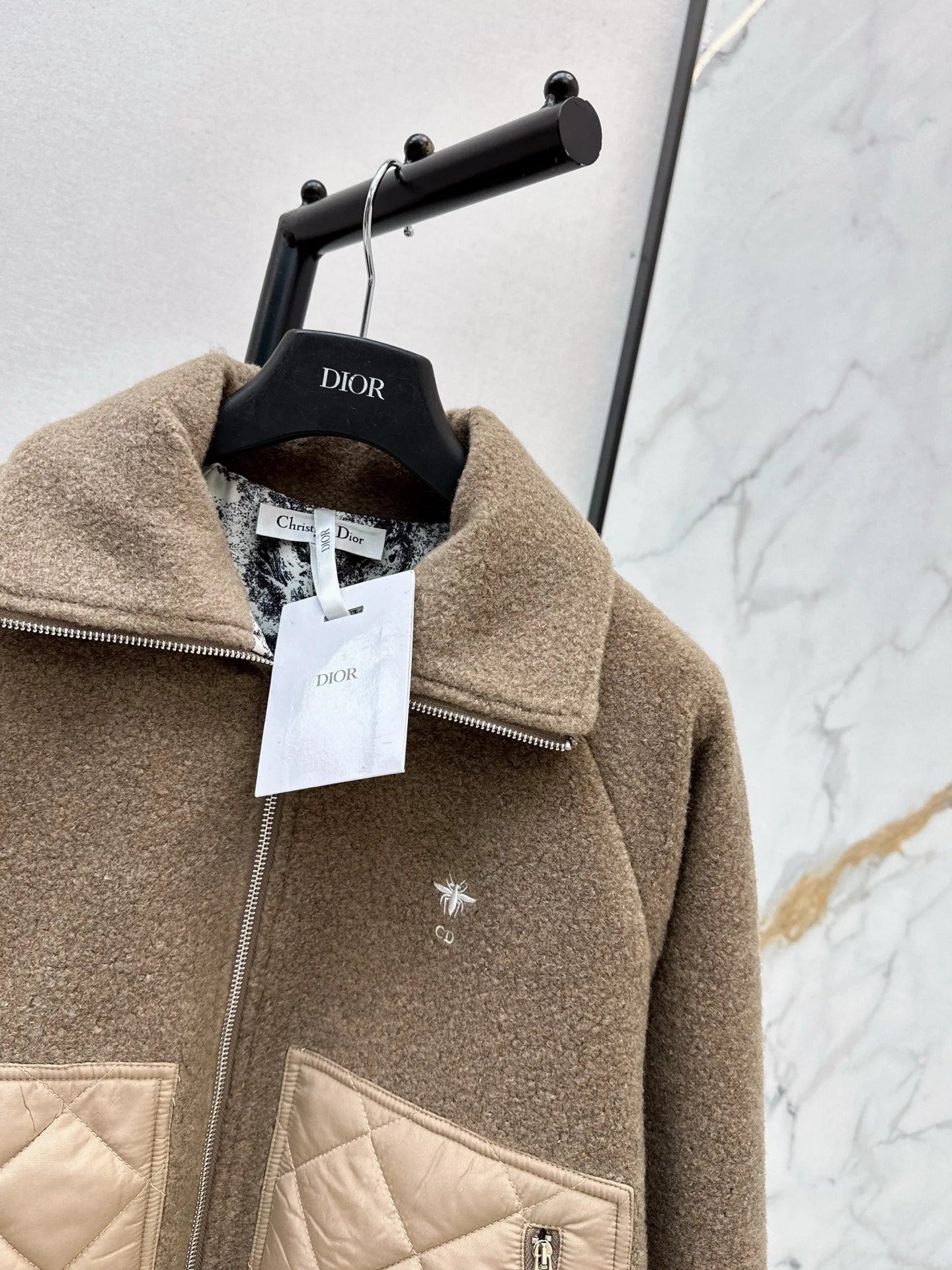 DIOR