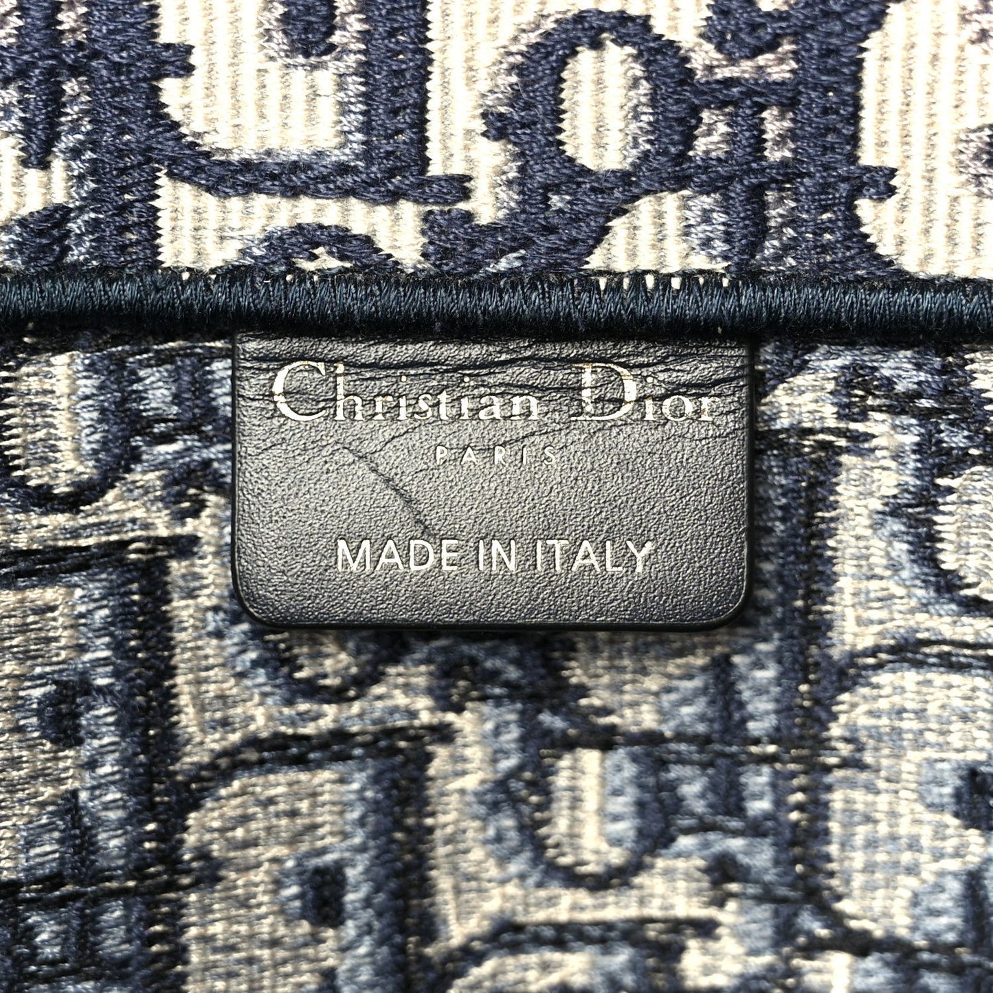 DIOR
