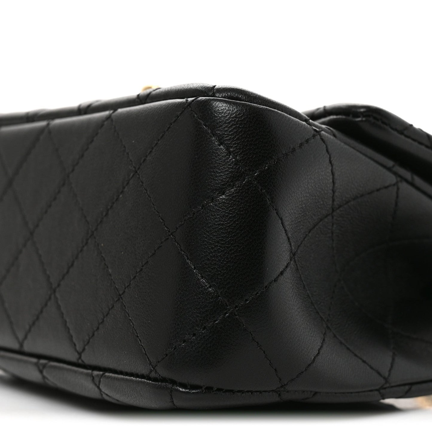 Lambskin Quilted Mini Pearl Crush Flap Black