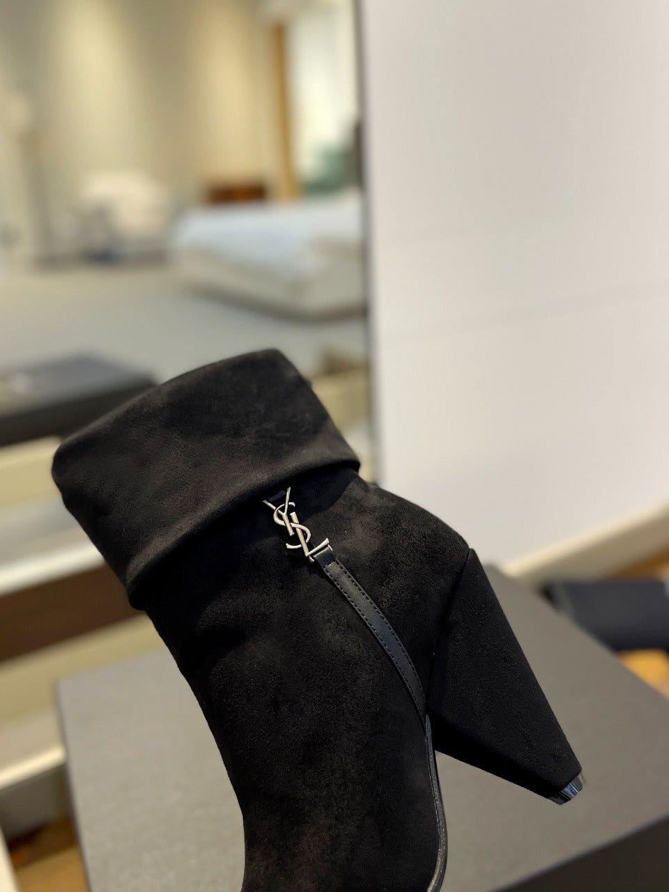 Saint Laurent