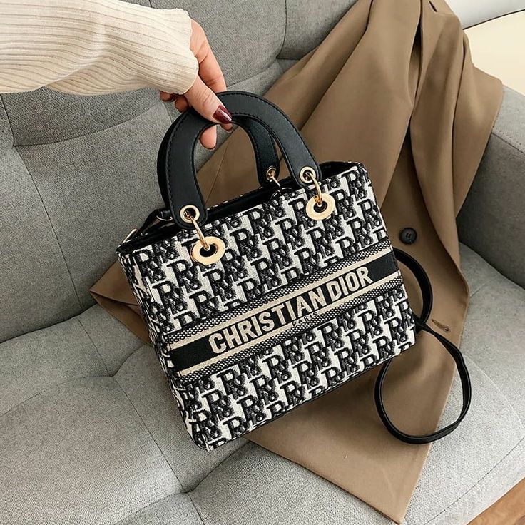 DIOR