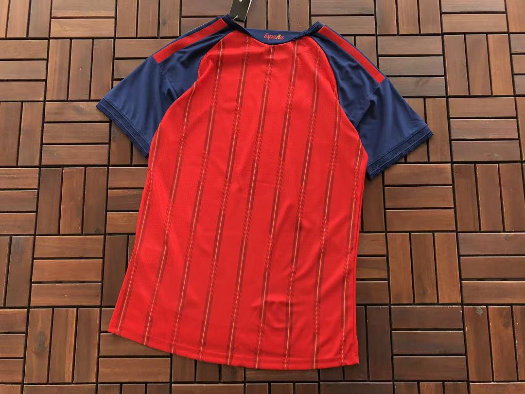 FOOTBALL T-SHIRT