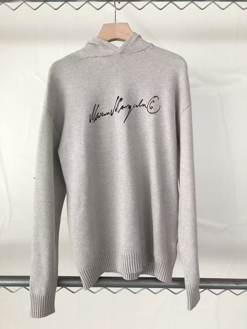 M🔥IS🔥N M🔥R🔥IE🔥A HOODIE SWEATER