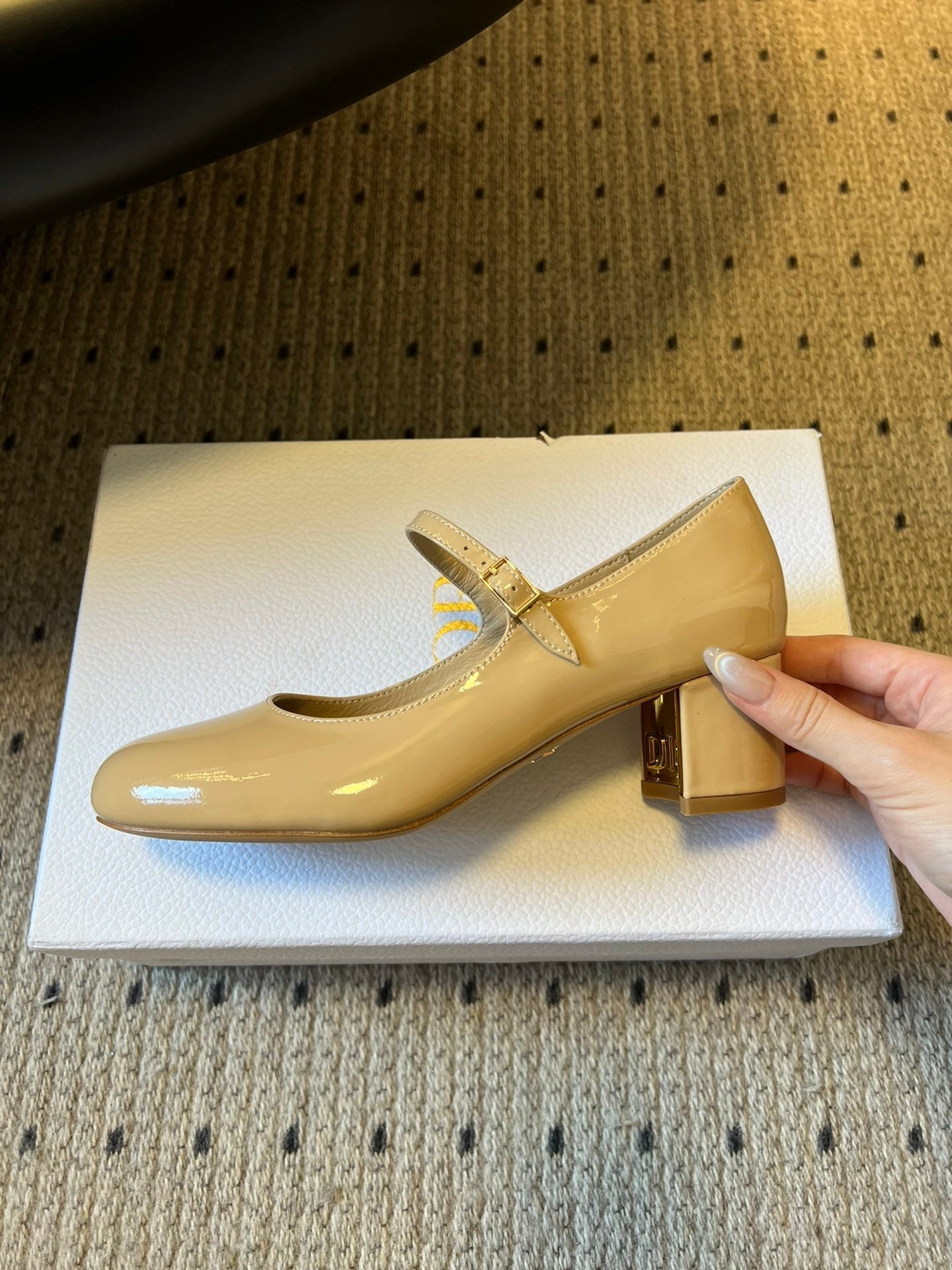 DIOR