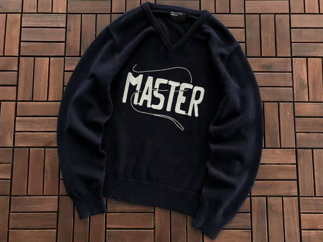 E.R.D SWEATER