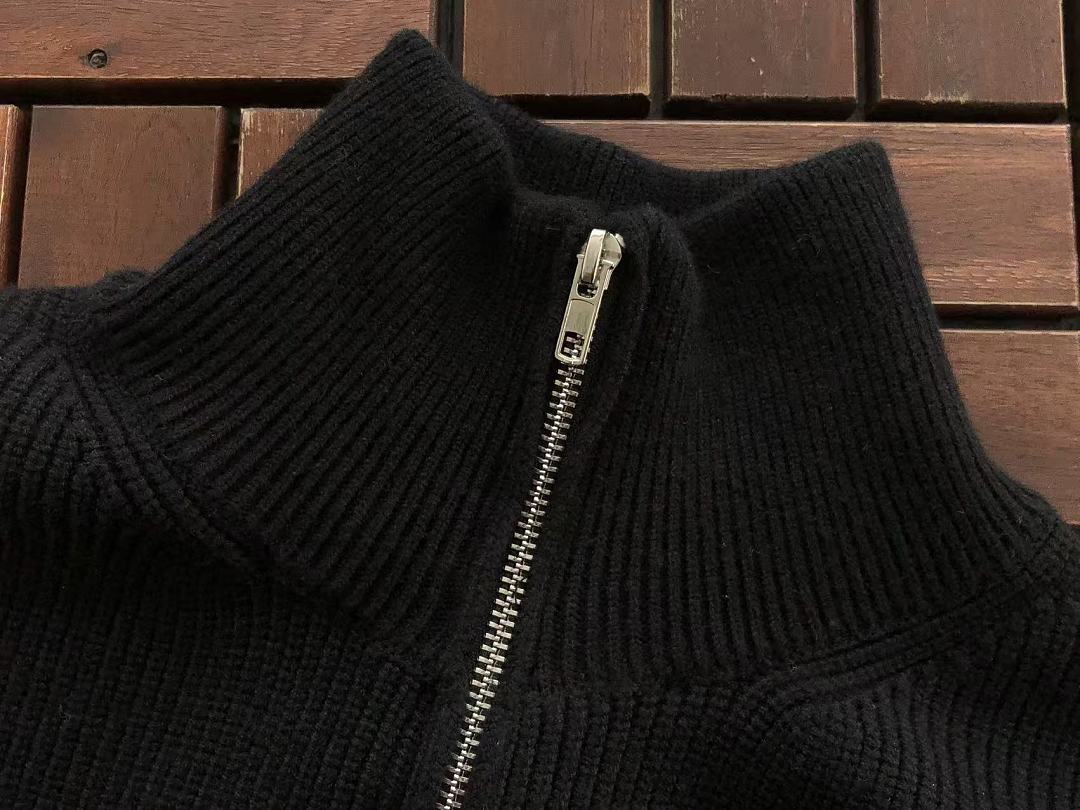 M🔥IS🔥N M🔥R🔥IE🔥A SWEATER