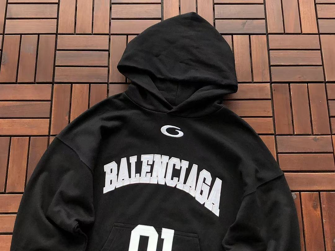 B🔥L🔥🔥🔥IA🔥A HOODIE
