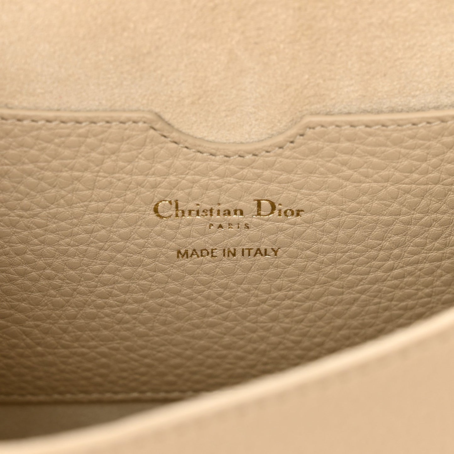 DIOR