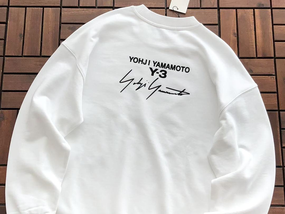 Y🔥 & 🔥DI🔥AS SWEATER