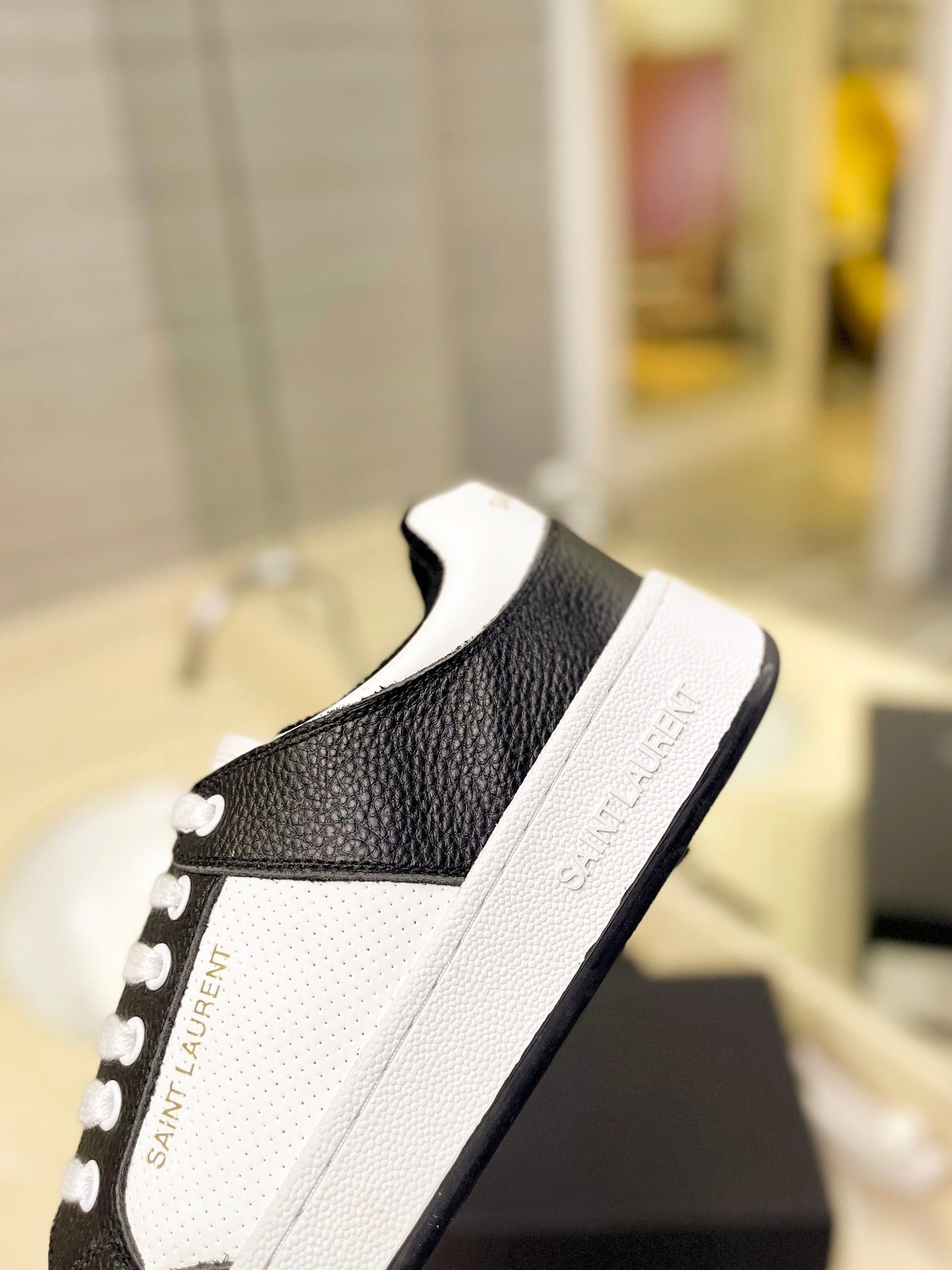 Saint Laurent