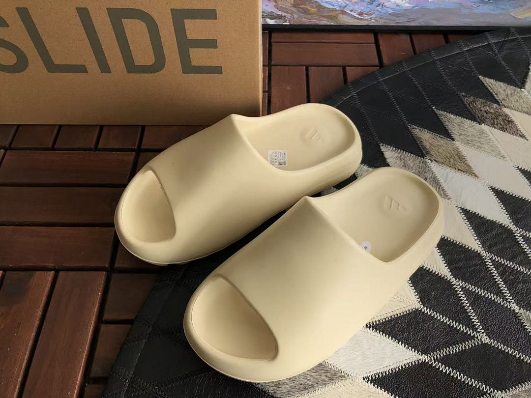 Y🔥🔥ZY & 🔥DI🔥AS SLIPPERS