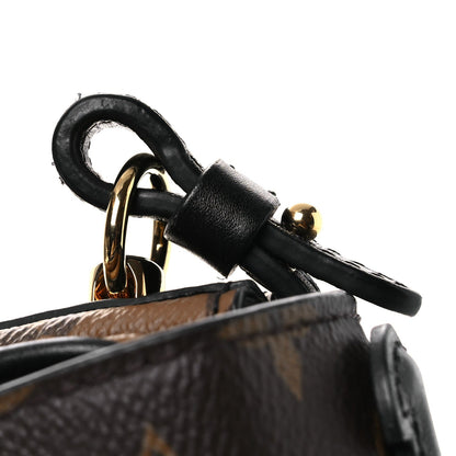 Reverse Monogram Chantilly Lock Black