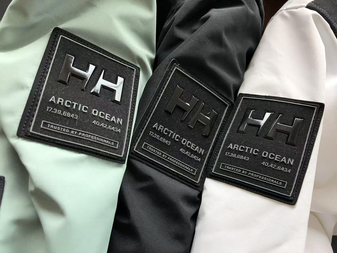 HELLY HANSEN DOWN JACKET