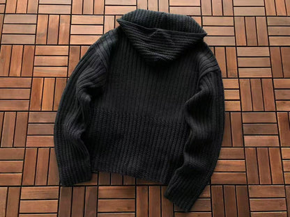 FAR SWEATER