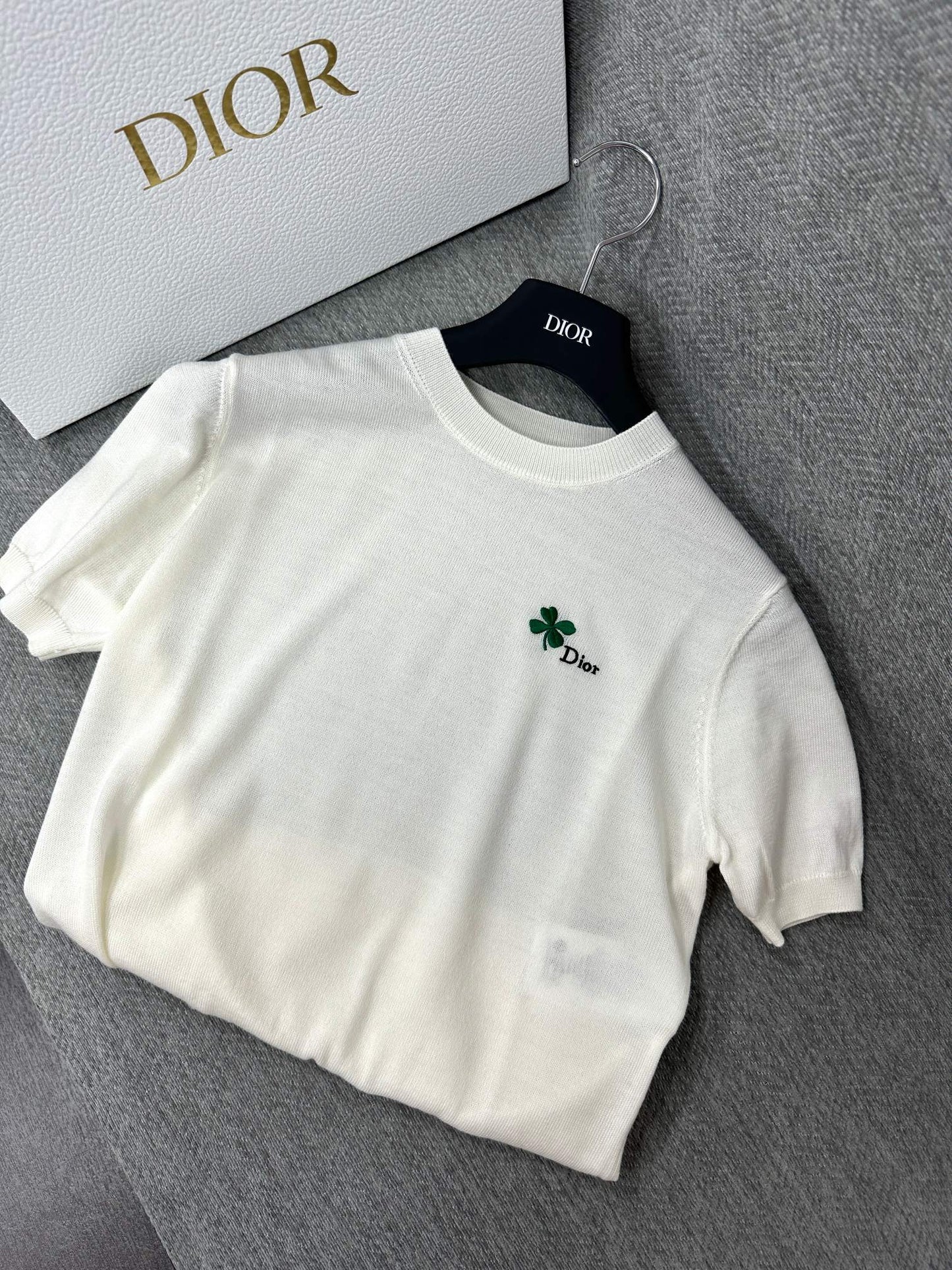DIOR