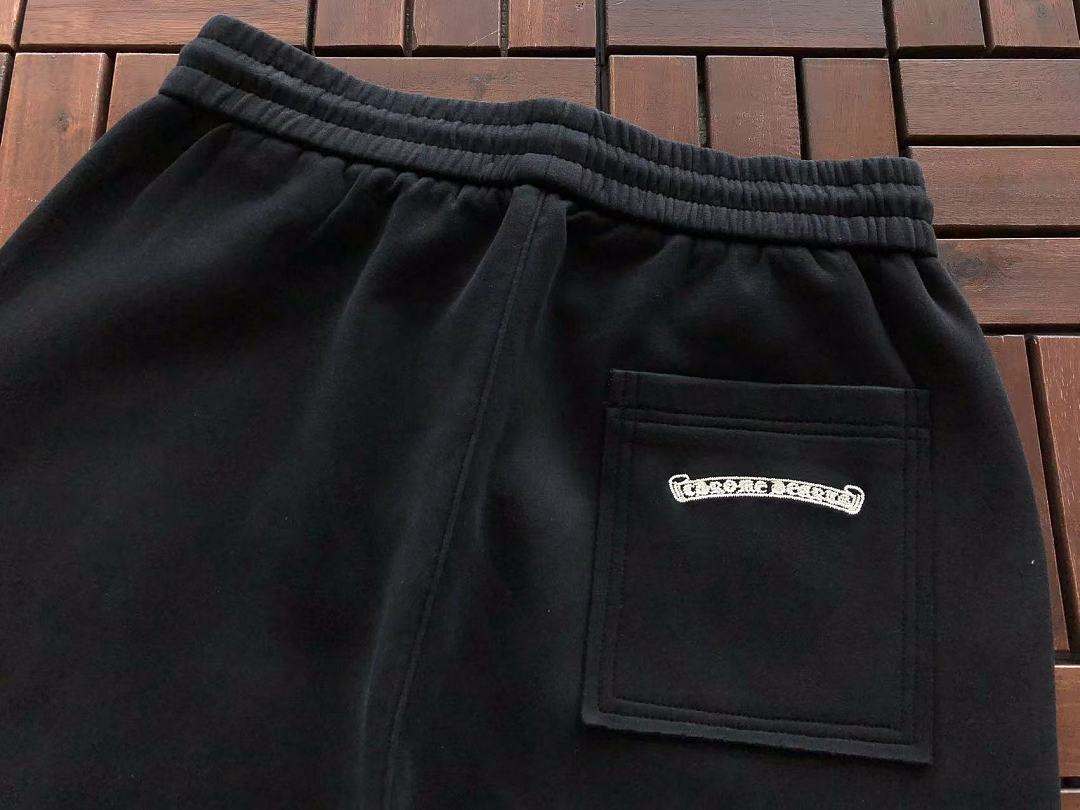 CH🔥OM🔥 HE🔥RTS TROUSERS