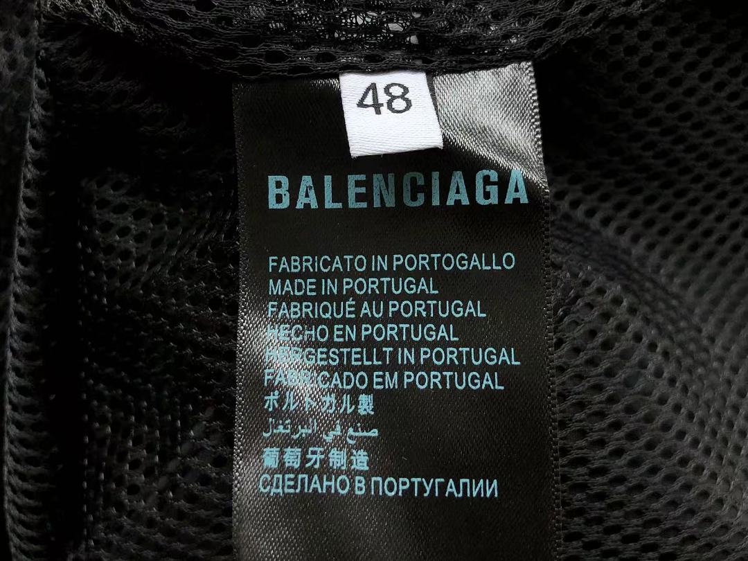 B🔥L🔥🔥🔥IA🔥A & U🔥D🔥R A🔥MO🔥R JACKET