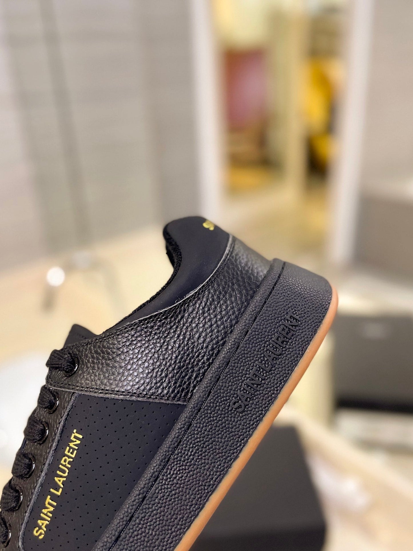 Saint Laurent