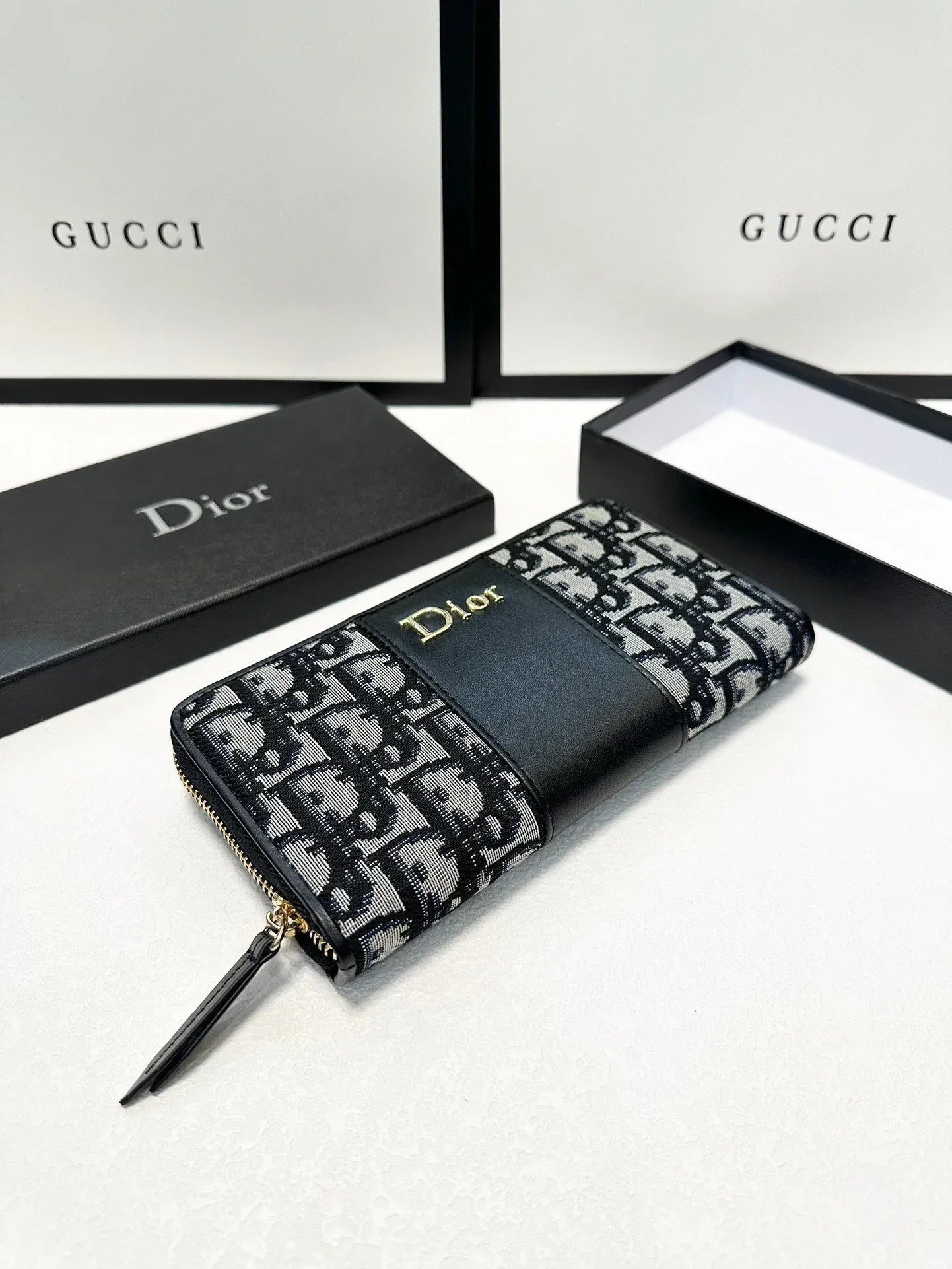 DIOR