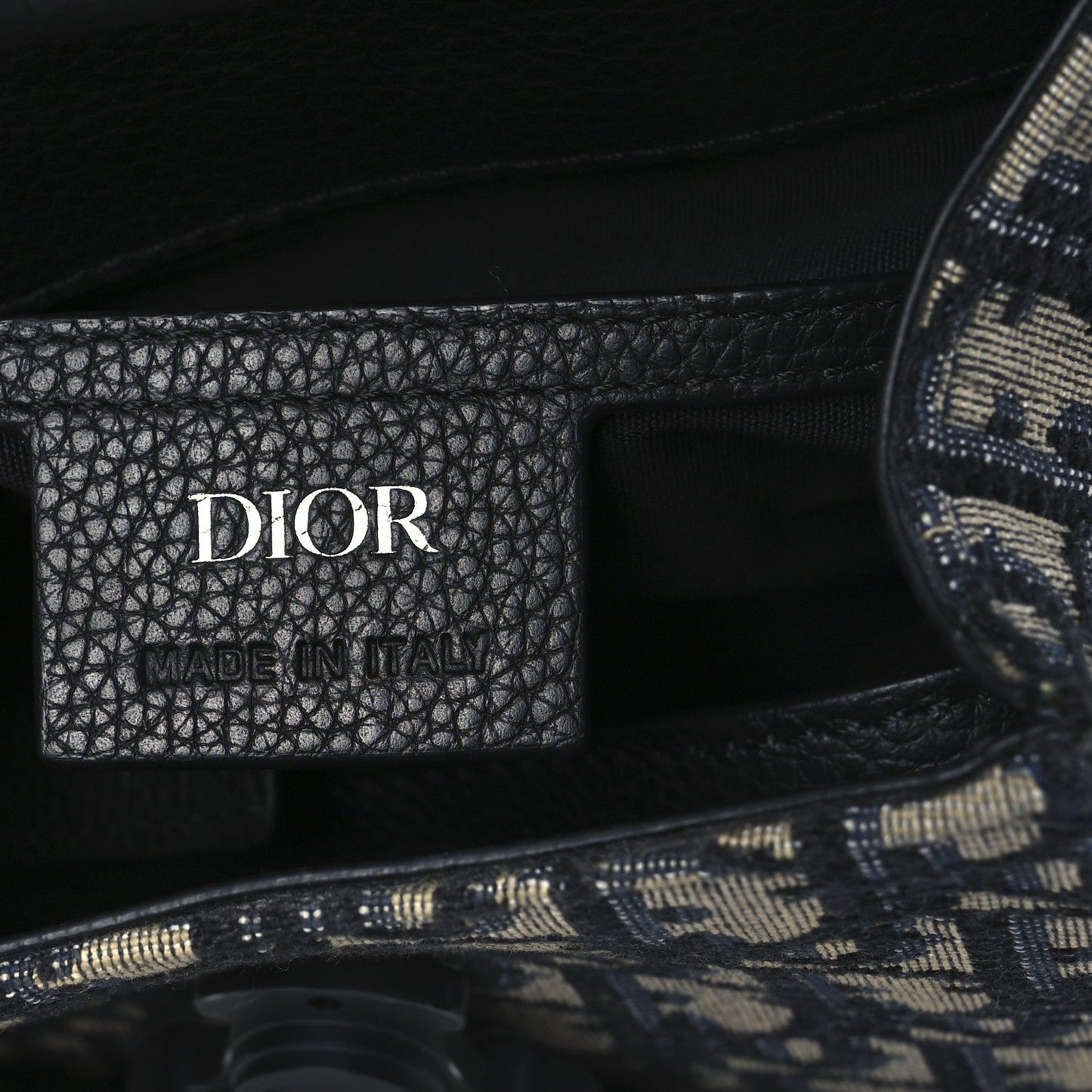 DIOR