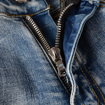 Jeans strappati con logo Amr