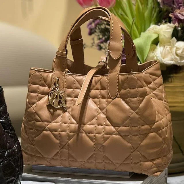 DIOR