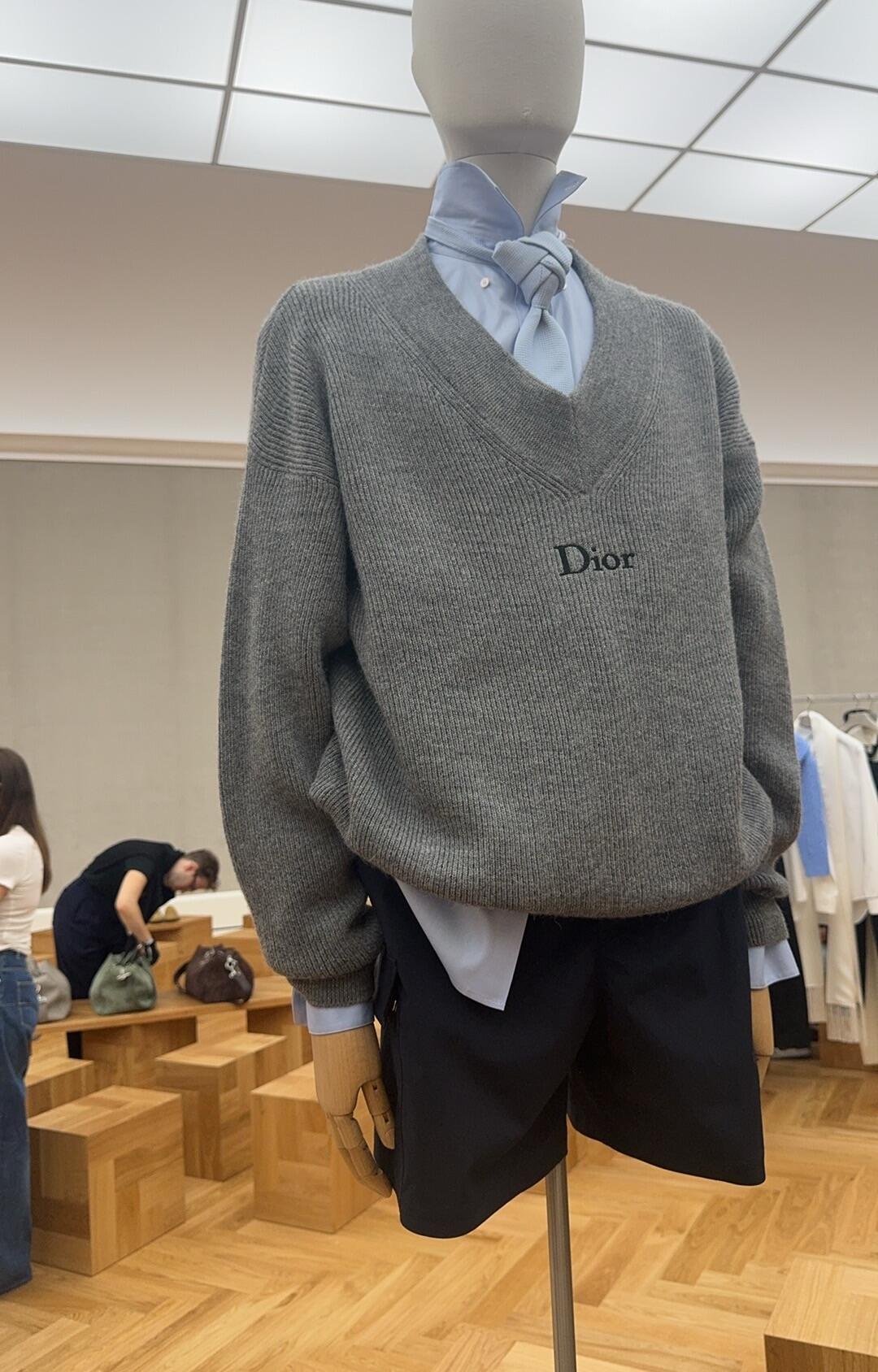 DIOR